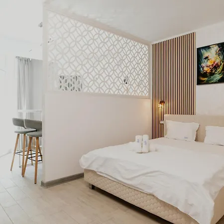 Blue Aqua N Pool Năvodari